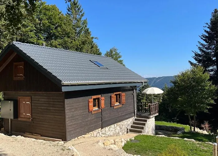 Beautiful Bernese Jura Alpehytte